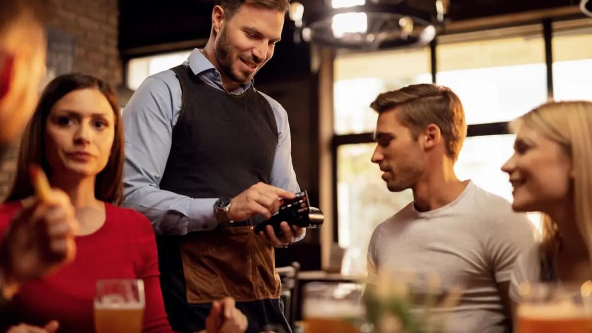 placení účtu v restauraci placení účtu v restauraci
