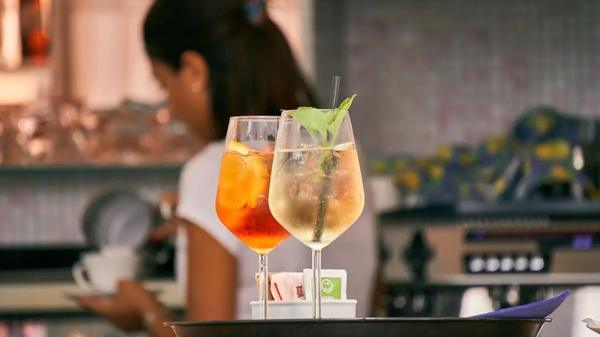 různé druhy drinků spritz různé druhy drinků spritz